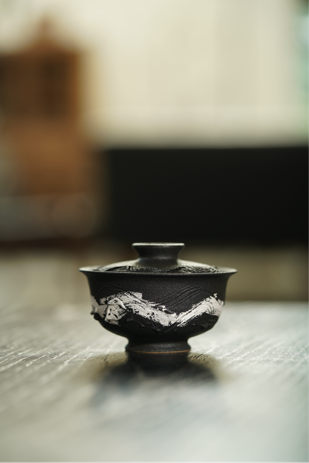 Gaiwan — Ink-Glazed Yellow Clay · Silver Mountain River